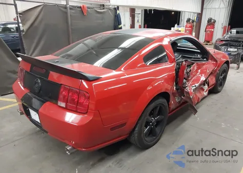 2008 Ford Mustang Gt Deluxe/Gt Premium z USA, uszkodzony, nr VIN 1ZVHT82H685118027